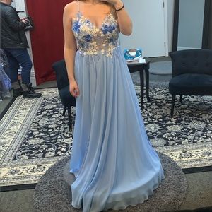 Dave and Johnny prom dress, size 7/8. Very adjustable due to the lace backing.